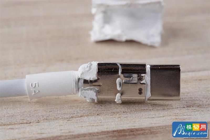 恐怖5A快充!華為Mate 9原裝數據線拆解