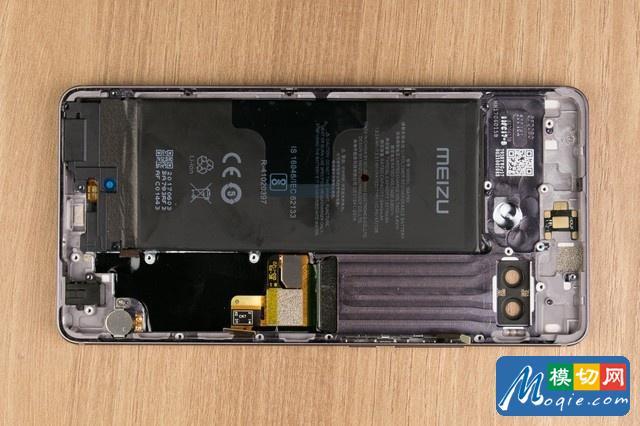分離主板后的機身