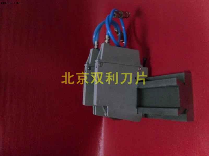 供應標準型氣壓分切刀組